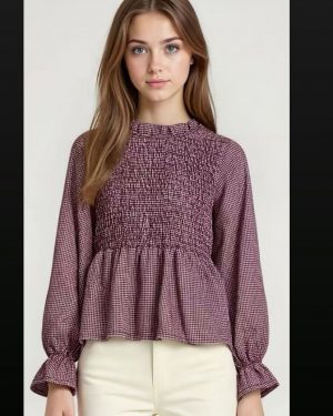 Blusa de cuello redondo con fruncido