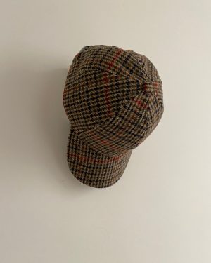 Gorra de cuadros con lana