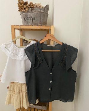 Blusa de estilo romántico Gris