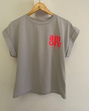 Camiseta gris clarita Detalles