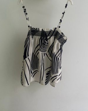 Blusa de tirantes finos con estampado botánico blanco y negro